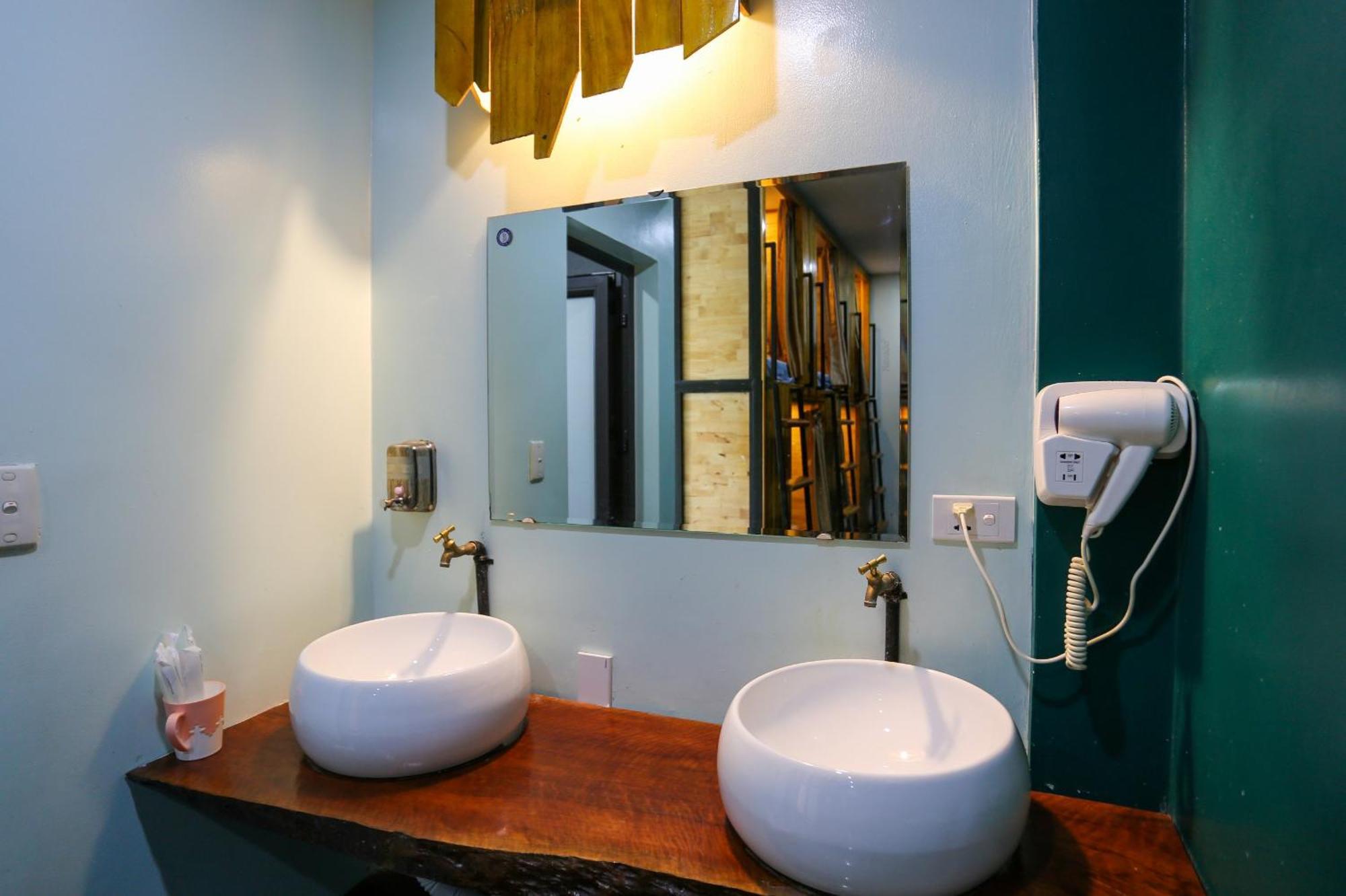 Catba Pod Hostel - Restaurant And Rooftop Bar Dong Khe Sau Екстериор снимка